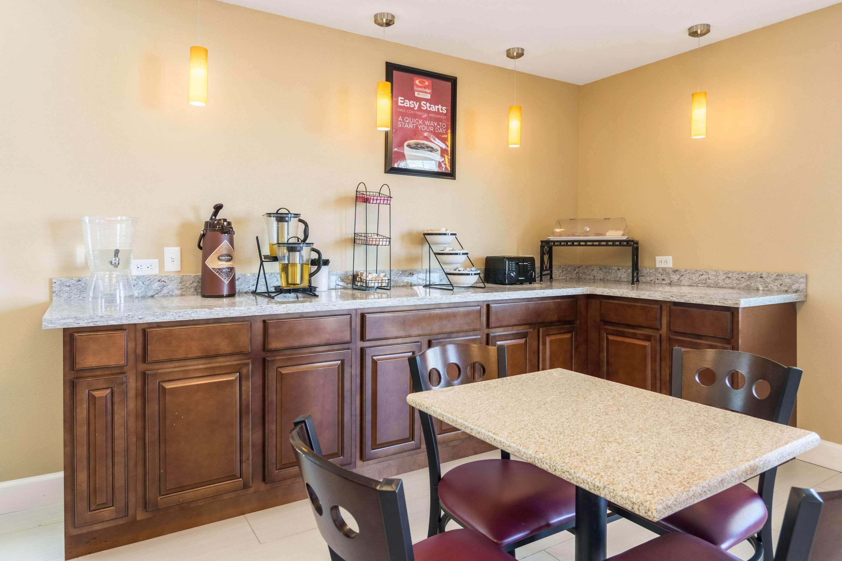 Econo Lodge Inn & Suites North Little Rock Near Riverfront Buitenkant foto